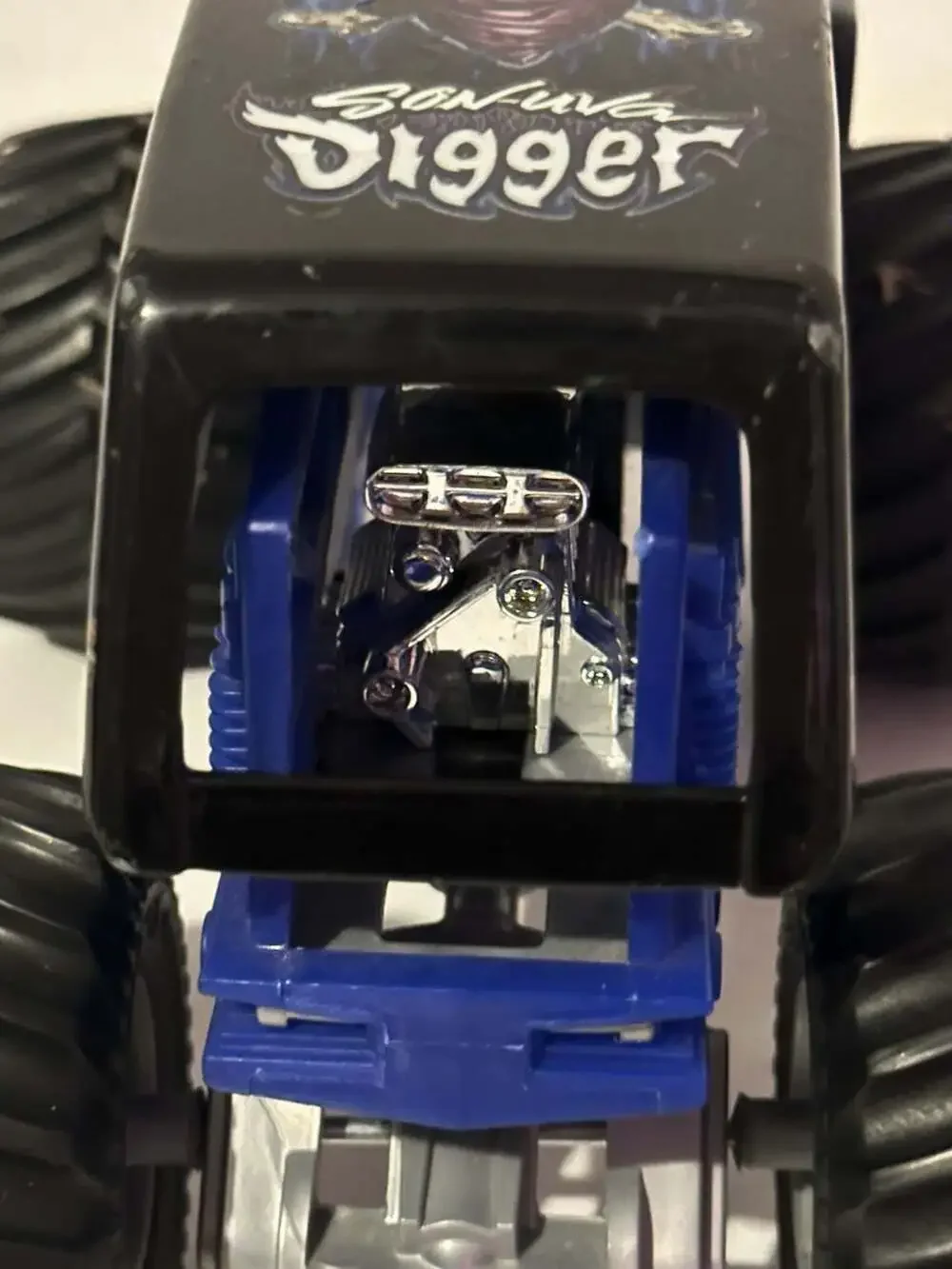 Hot Wheels Monster Jam Son-uva Digger 1:24 Die-Cast Truck